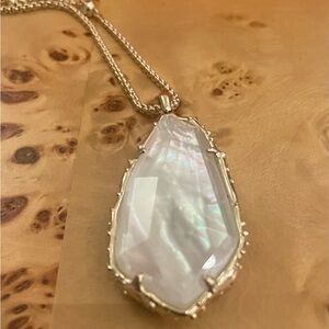 Kendra Scott Zayne Pendant Necklace with Mother of Pearl